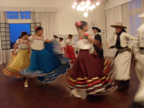 Album de Fotos: Presentación de la Escuela de Danzas Aída Mastrazzi