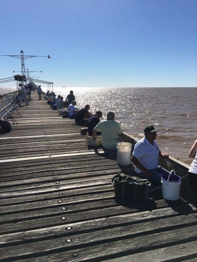 Feriado con Concurso de Pejerrey